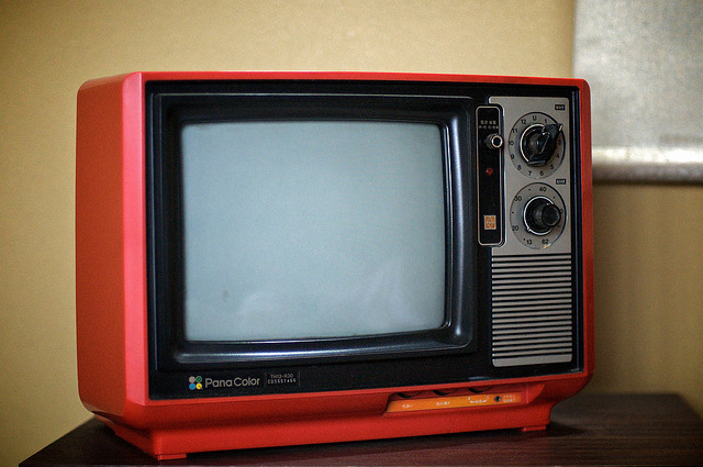 Should drug companies be allowed to advertise on TV?
